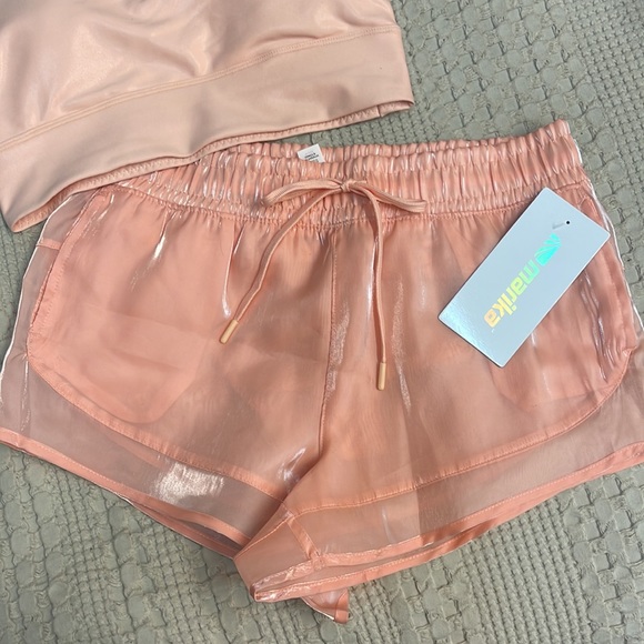 New Peach/Coral Cute Shorts! 🍑 - Picture 1 of 5